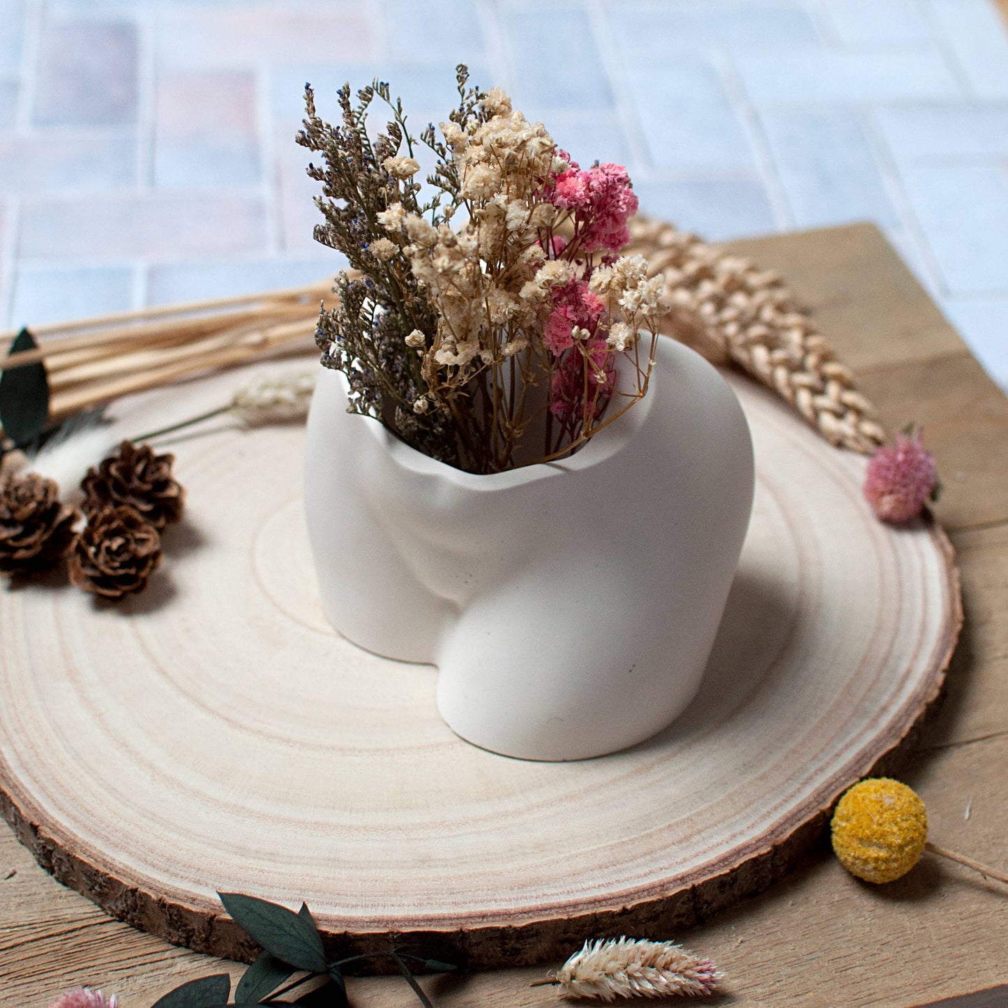 CURVY | Handgemachte Vase aus Jesmonite für Trockenblumen