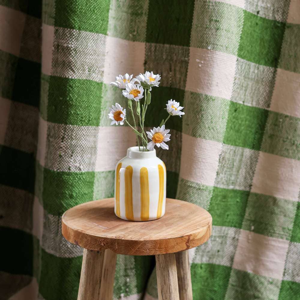 LINA SOLEIL | Handgemachte Porzellanvase mit gelben Streifen