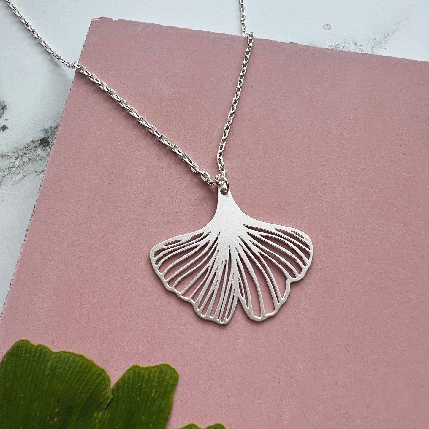 GINGKO HALSKETTE | SILBER