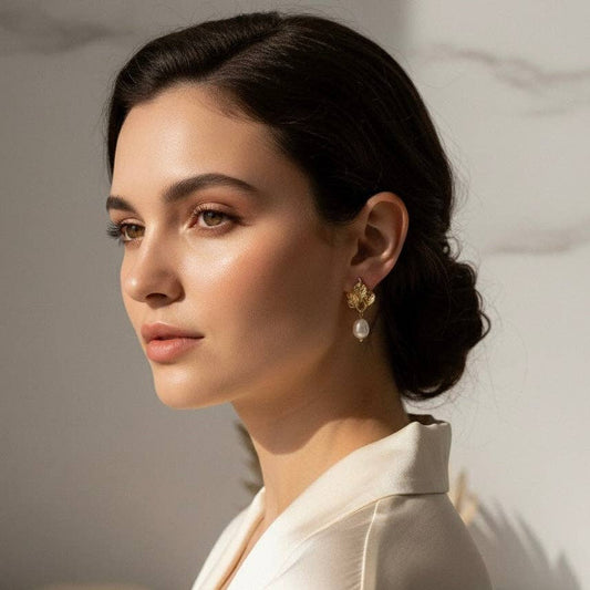 DAISY | Goldene Ohrringe 18k mit Süßwasserperlen