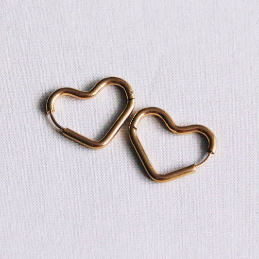 SE SENTIR MIGNONNE | Boucles d'oreilles créoles en forme de cœur doré