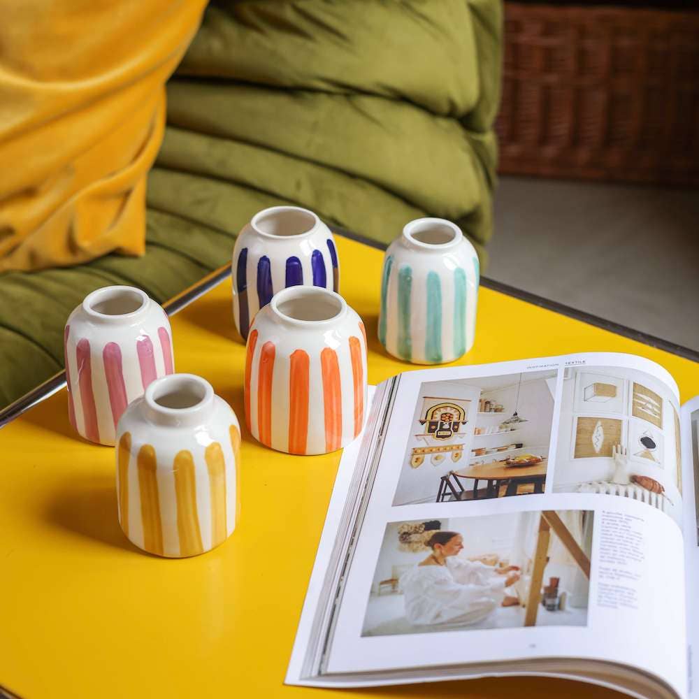LINA CORAL | Handgemachte Porzellanvase mit orangenen Streifen