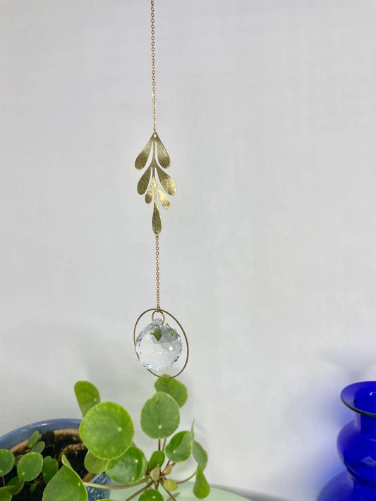 LEAFY | Handgemachter Suncatcher mit Glaskristall & goldenem Blatt