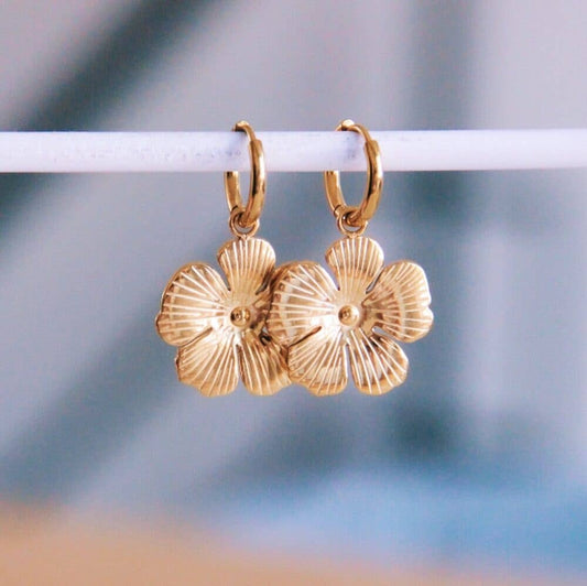 MORNING BLOOM | Blumige Creolen in Gold