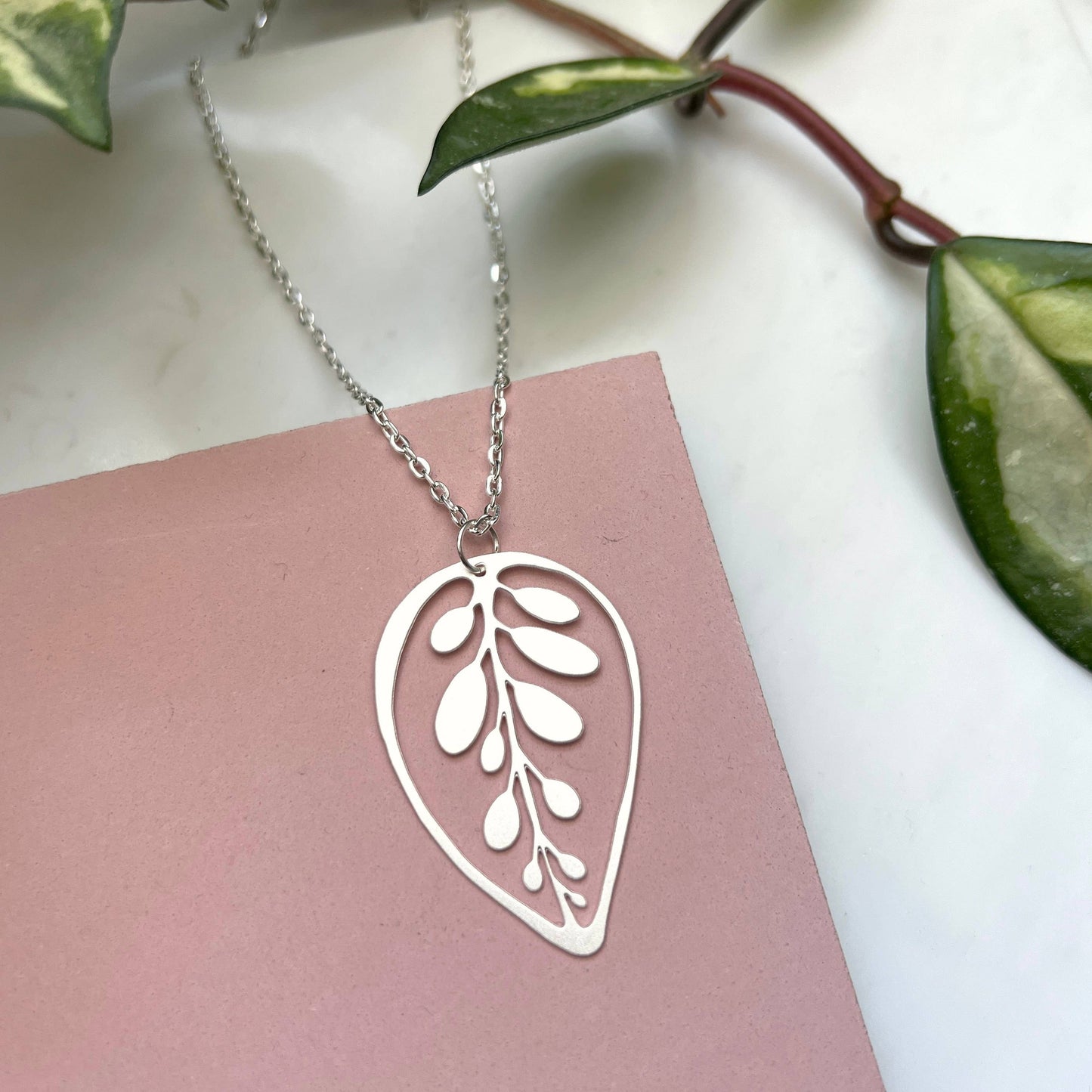 CALATHEA MAKOYXANA HALSKETTE | SILBER