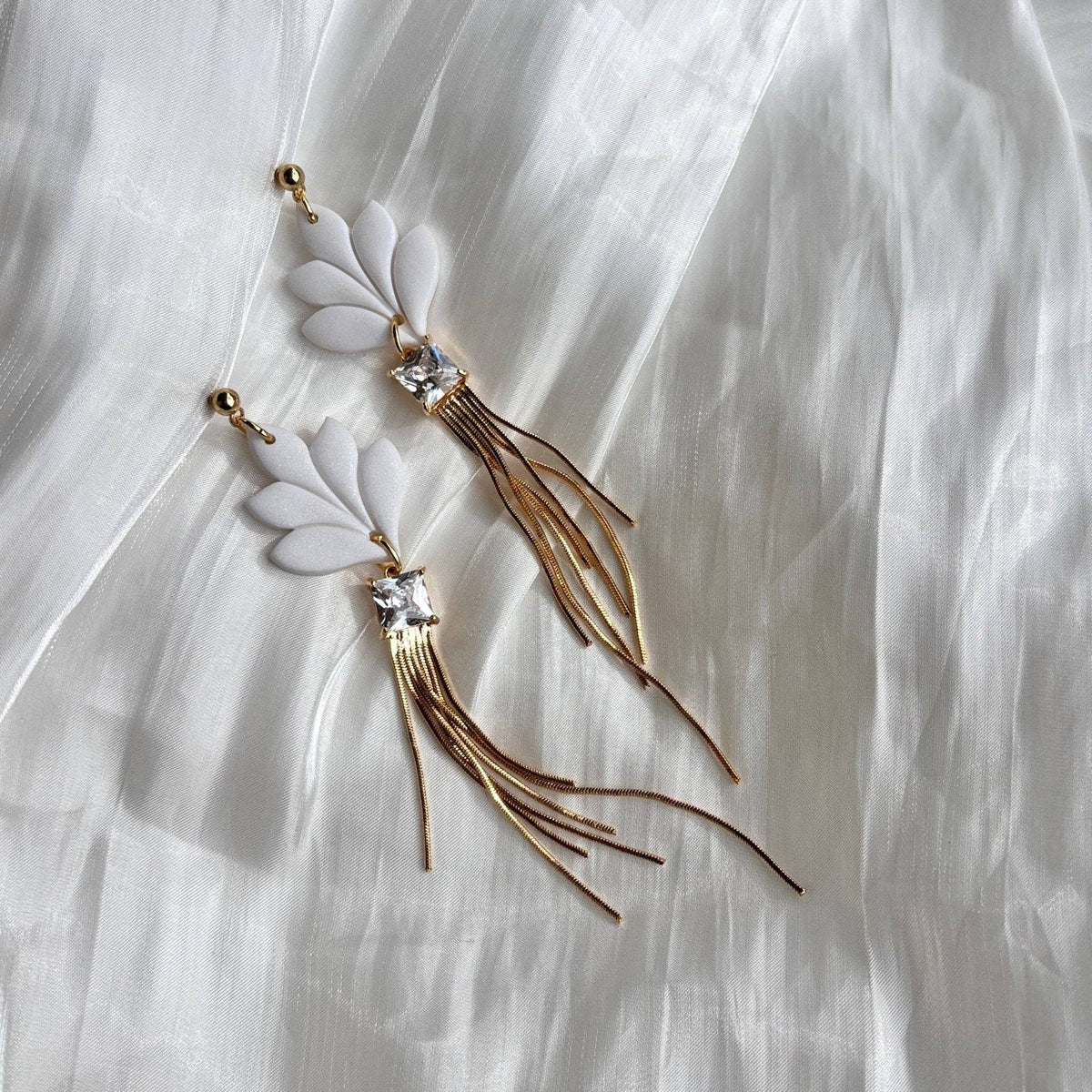 WATERFALL | Blatt Ohrringe in Weiß und Gold