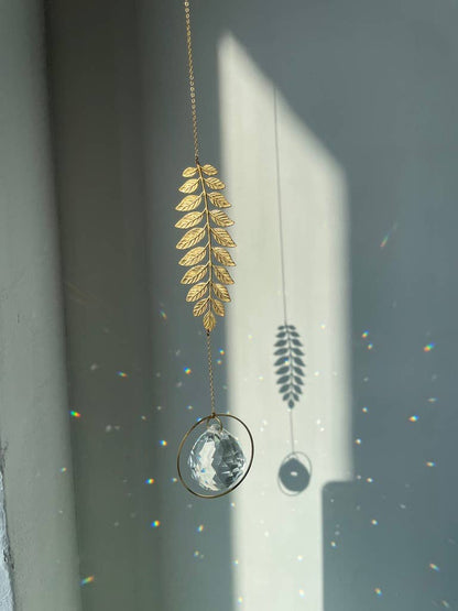 LEAF | Handgemachter Suncatcher mit Glaskristall & goldenem Blatt