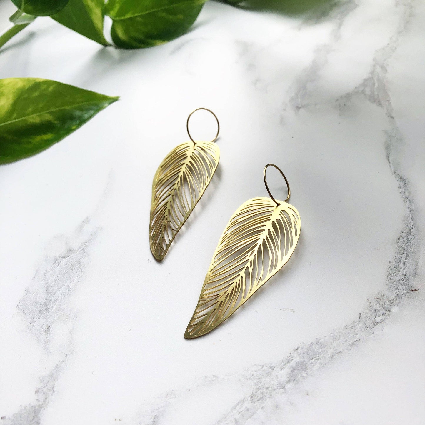 BOUCLES D'OREILLES CRÉOLES À MOTIF FEUILLE | OR
