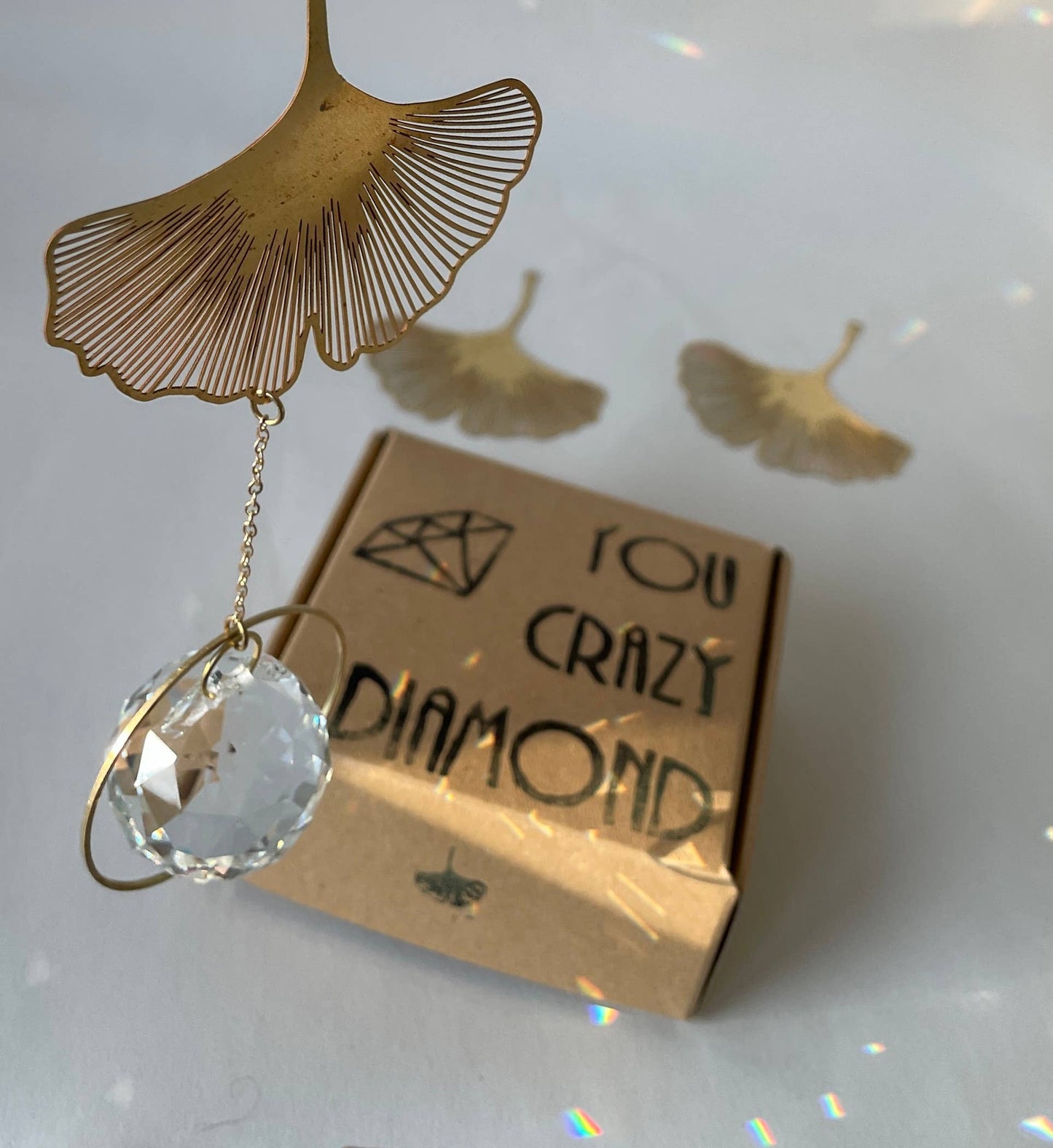 GINGKO | Handgemachter Suncatcher mit Glaskristall & Ginkoblatt