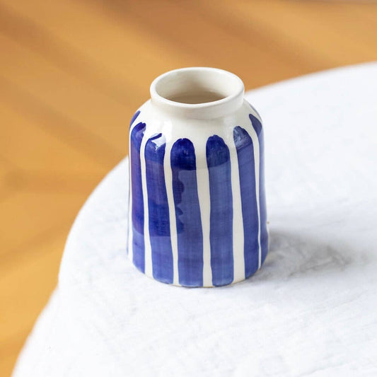 LINA AZUR | Handgemachte Porzellanvase mit blauen Streifen