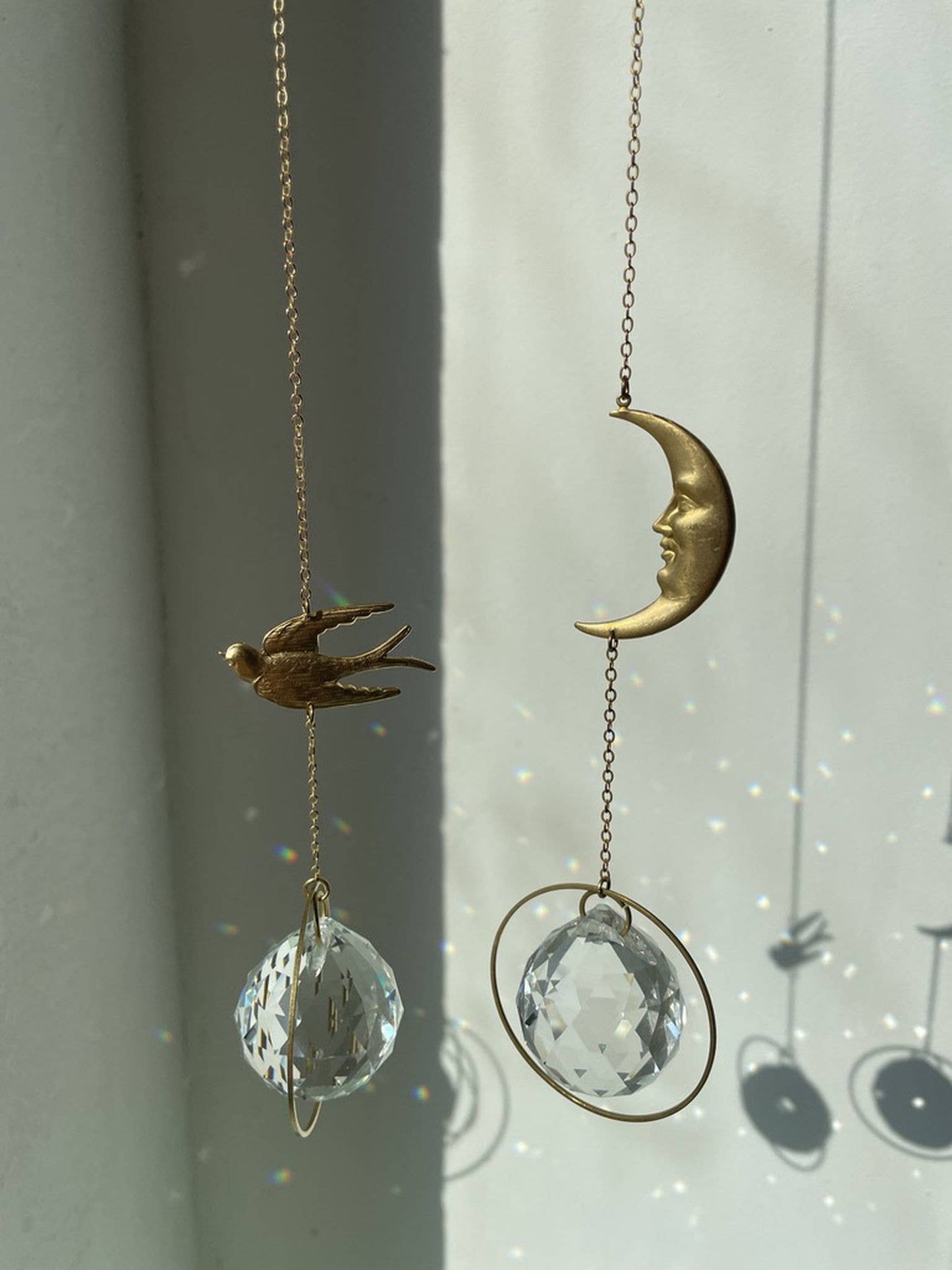LUNA | Handgemachter Suncatcher mit Glaskristall & goldenem Mond