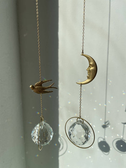 LUNA | Handgemachter Suncatcher mit Glaskristall & goldenem Mond