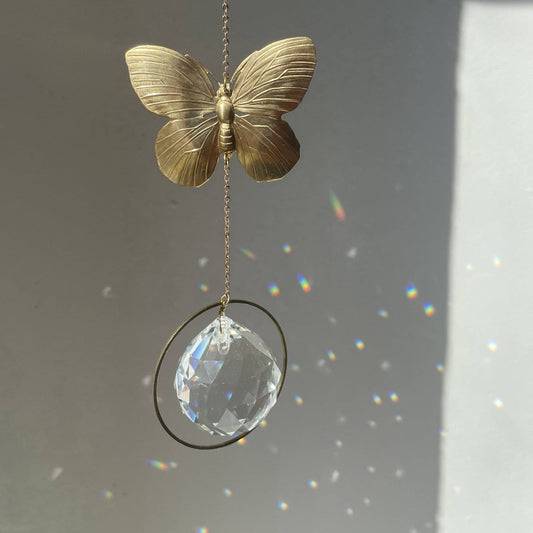 MARIPOSA  | Handgemachter Suncatcher mit Glaskristall & goldenem Schmetterling