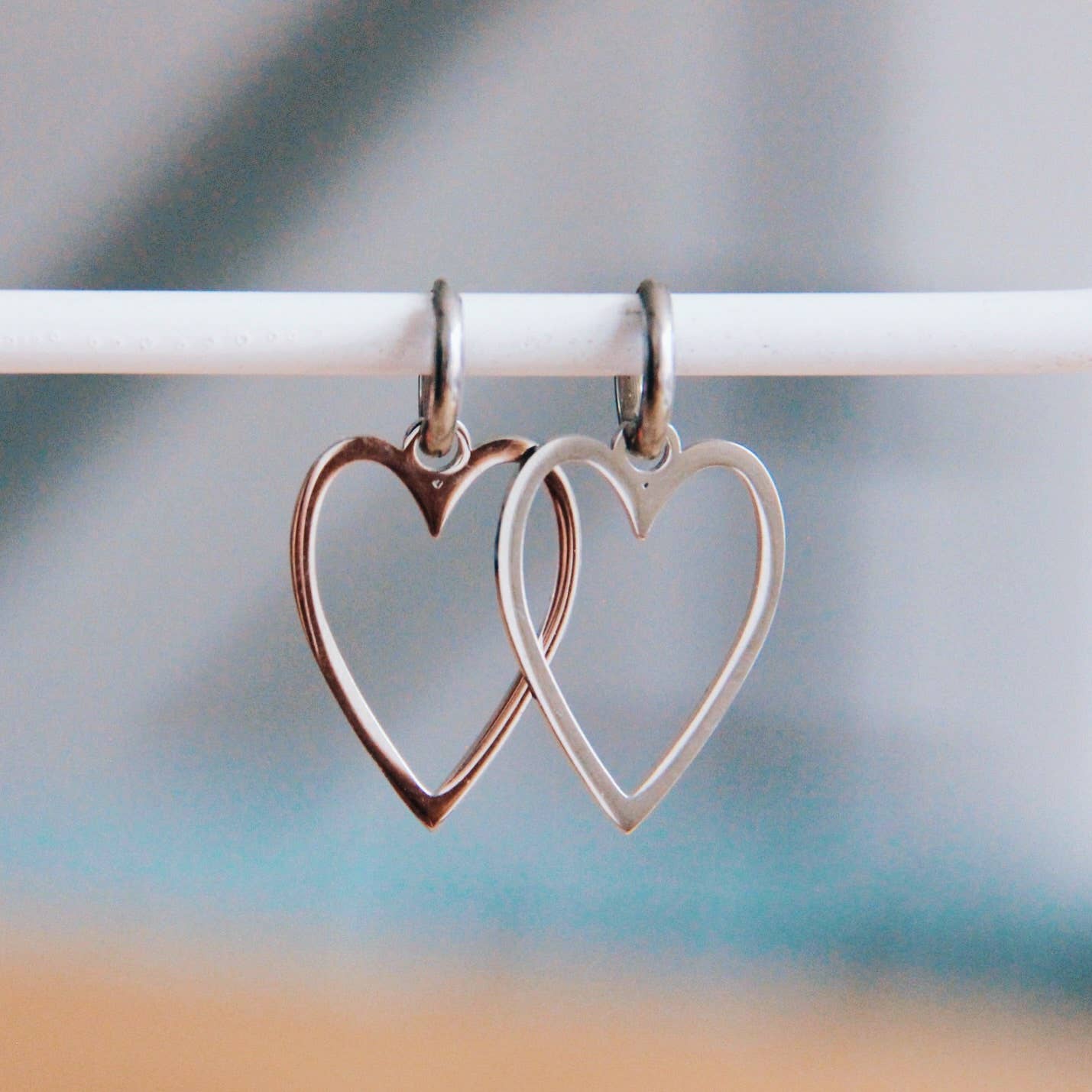 MI AMOR | Hoop earrings with a silver heart