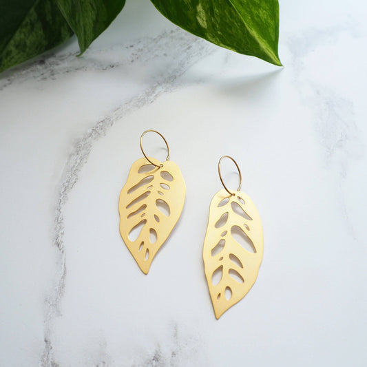 BOUCLES D'OREILLES CRÉOLES MONSTERA OBLIQUA | OR
