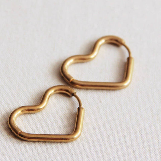 FEELING CUTE | Golden heart hoop earrings