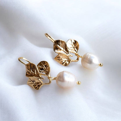 DAISY | Boucles d'oreilles en or 18 carats avec perles d'eau douce