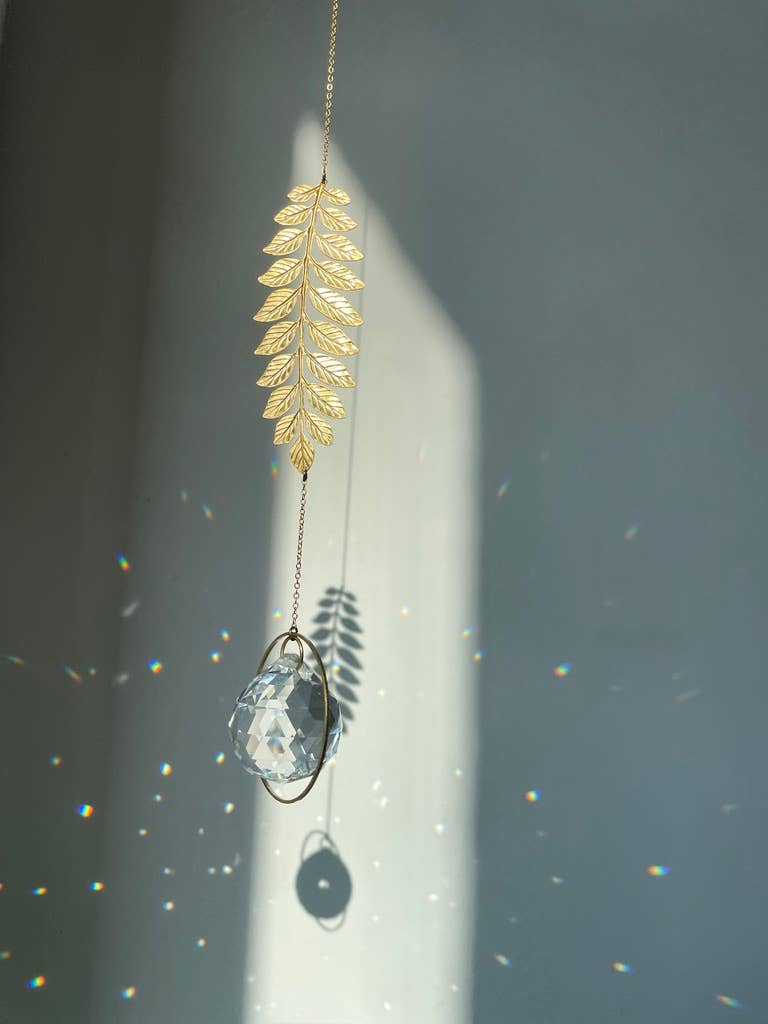 LEAF | Handgemachter Suncatcher mit Glaskristall & goldenem Blatt