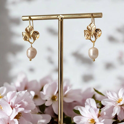 DAISY | Boucles d'oreilles en or 18 carats avec perles d'eau douce