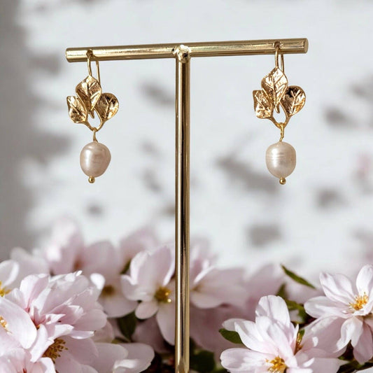 DAISY | Boucles d'oreilles en or 18 carats avec perles d'eau douce