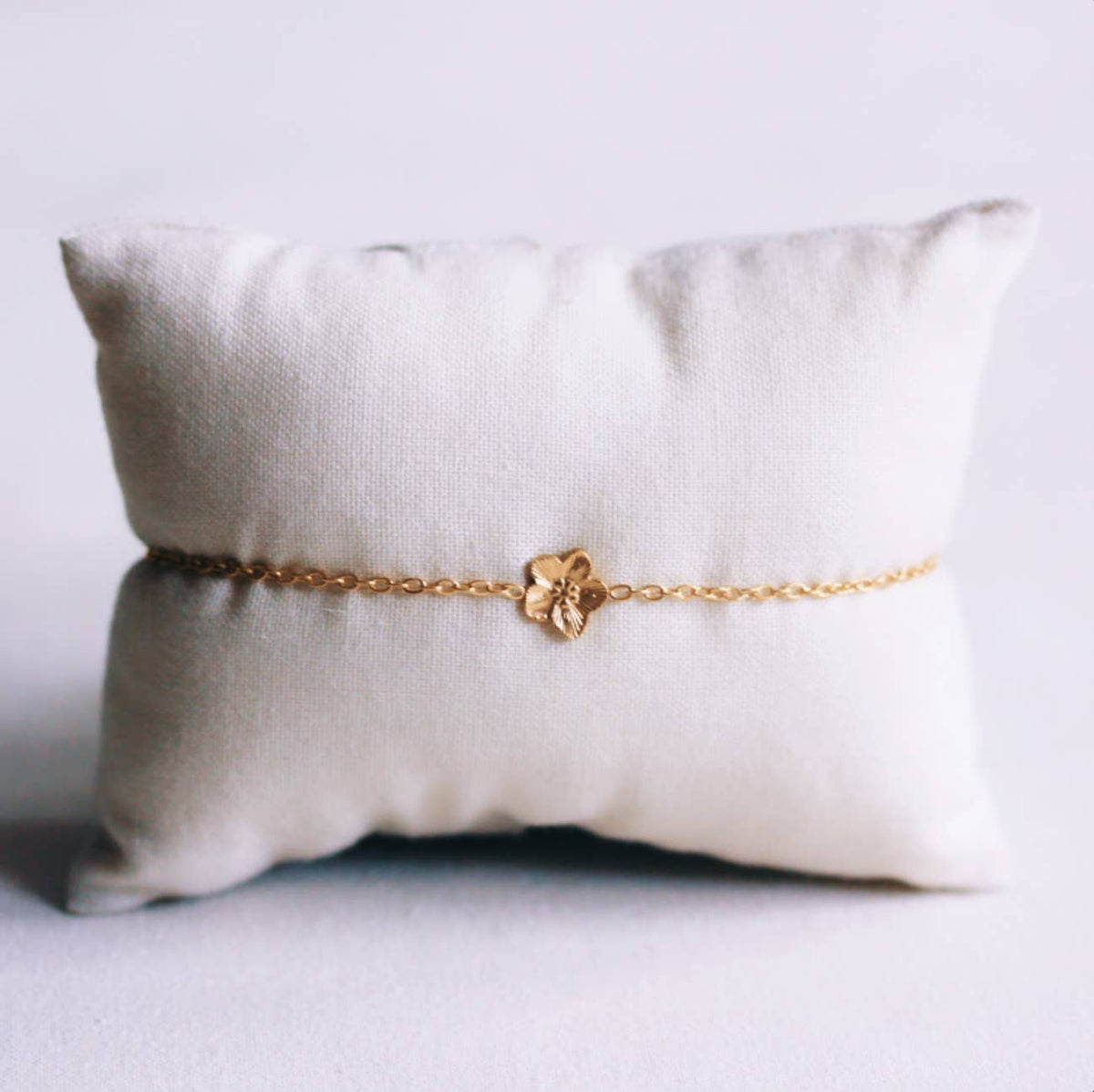 PETITE FLOWER | Zartes Blumen-Armband in Gold