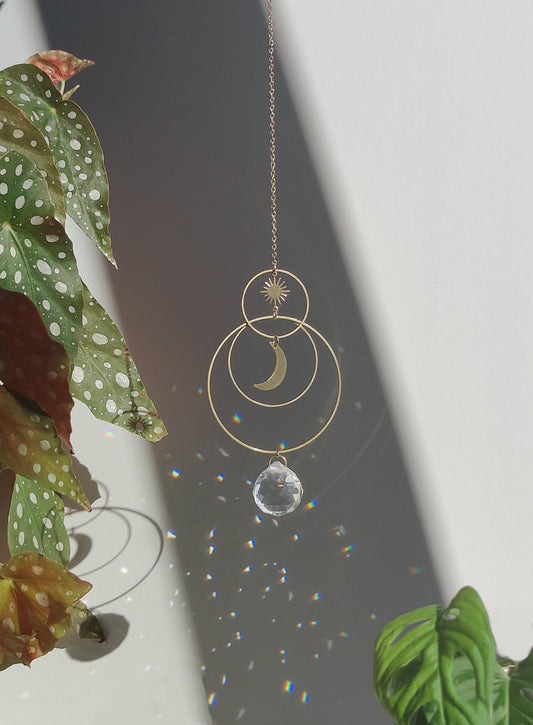 SERENA | Handgemachter Suncatcher mit Glaskristall & goldenem Mond & Stern
