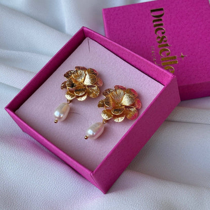 ORCHIDEE | Ohrring Blume mit Flussperle Gold 18k