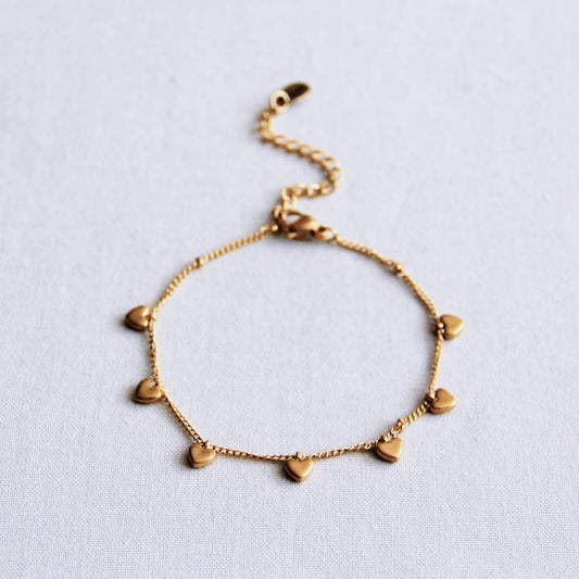 LOVELY SEVEN | Charm bracelet with heart in gold