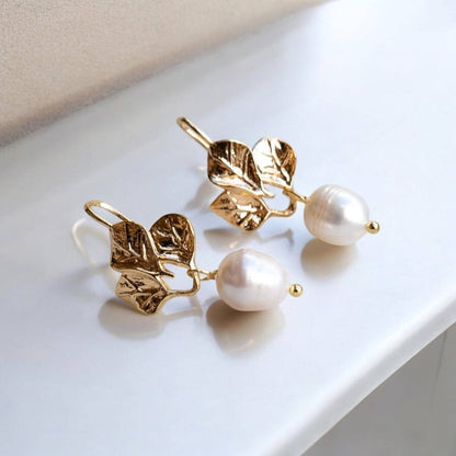 DAISY | Boucles d'oreilles en or 18 carats avec perles d'eau douce