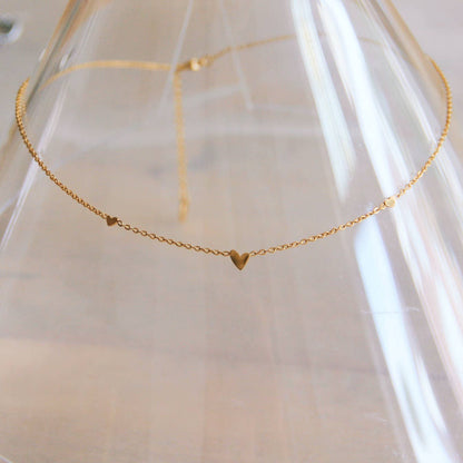 LOVELY THREE | Delicate gold heart necklace