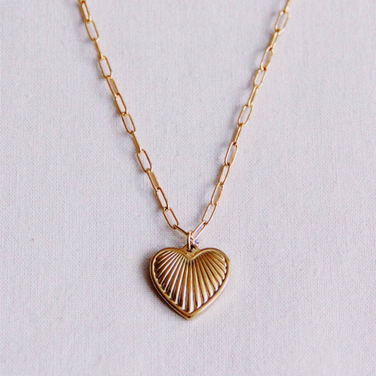 SHE PRETTY | Gold Heart Necklace