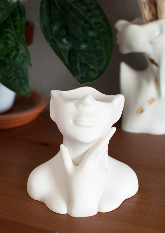 MUSE | Vase artisanal avec visage pour fleurs séchées