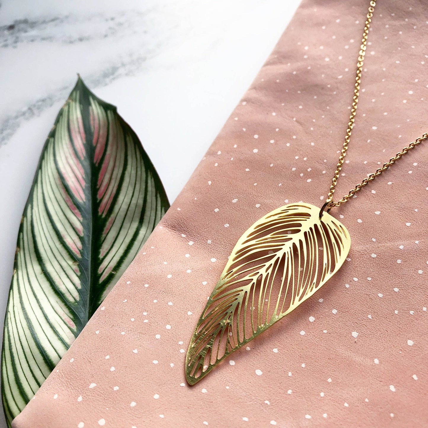 COLLIER À MOTIF FEUILLE | OR