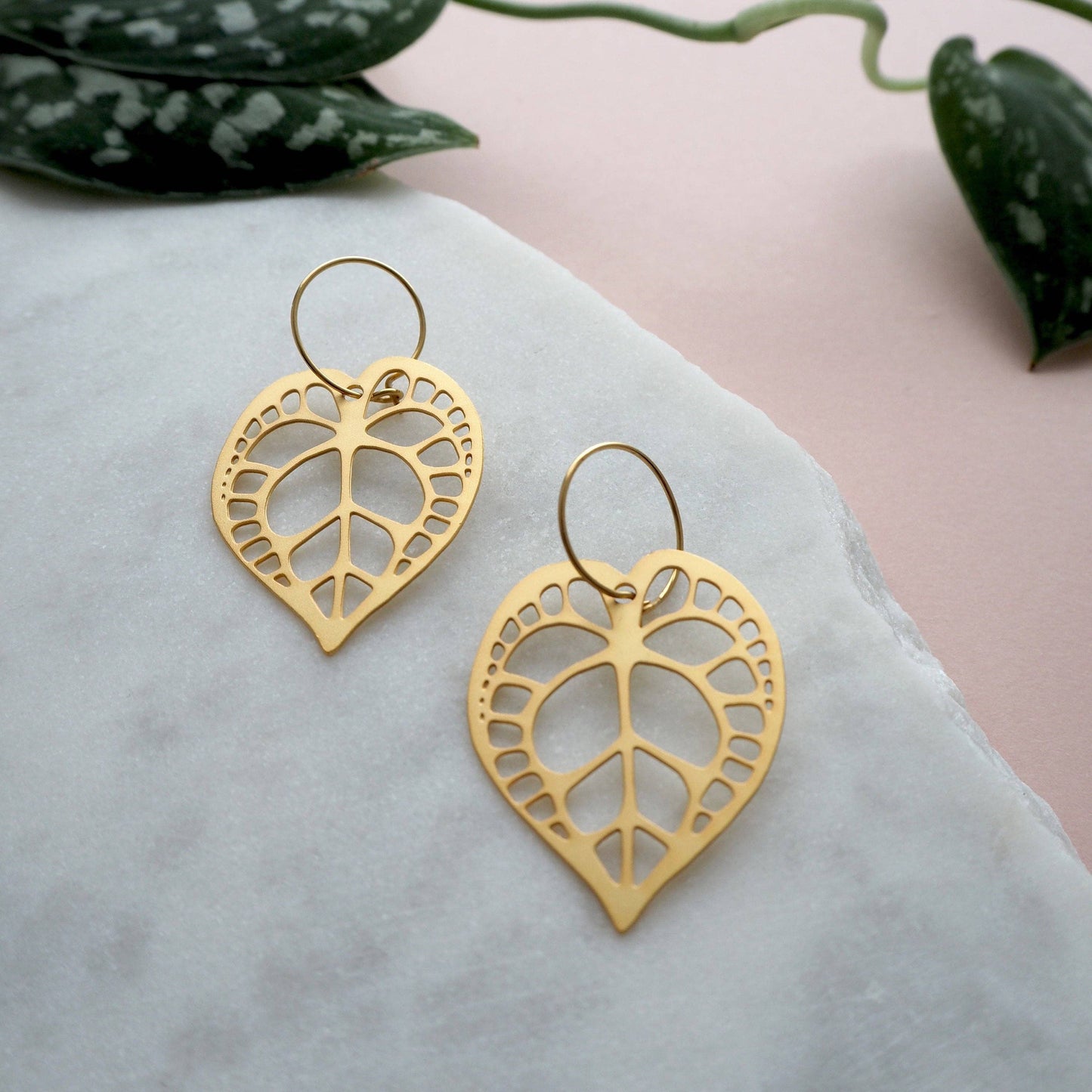 BOUCLES D'OREILLES CRÉOLES ANTHURIUM CLARINERVIUM | OR