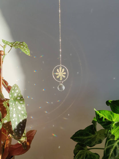 FLORA | Handgemachter Suncatcher mit Glaskristall & goldener Blume